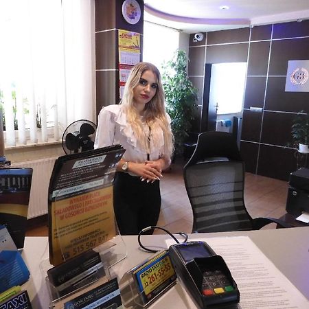 Albergue Gosciniec Biznesowy Dąbrowa Górnicza Exterior foto