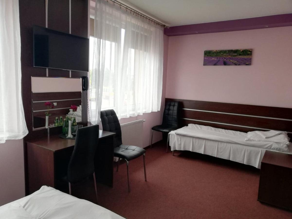Albergue Gosciniec Biznesowy Dąbrowa Górnicza Exterior foto