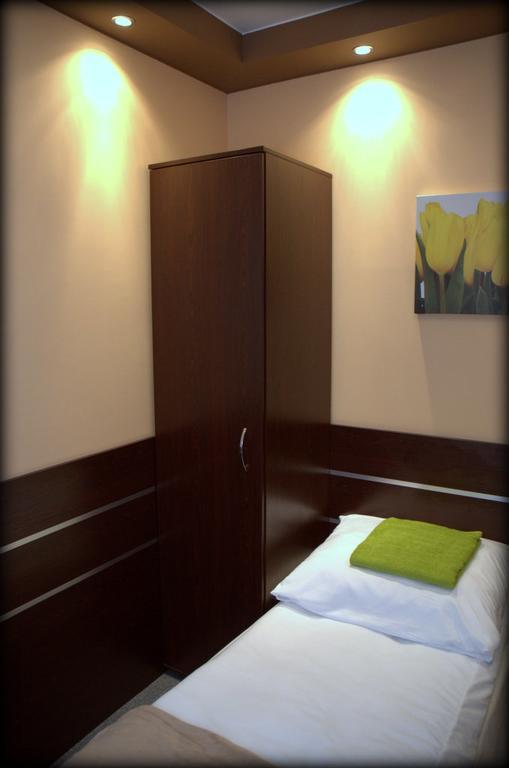 Albergue Gosciniec Biznesowy Dąbrowa Górnicza Habitación foto